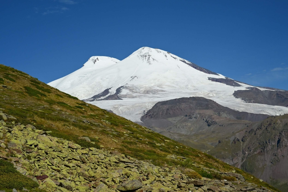 Elbrus-vid-izdali